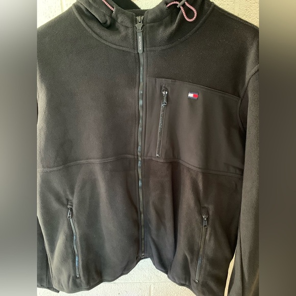 Tommy Hilfiger Men's Hooded Performance Fleece Jacket
NWT - Picture 2 of 12